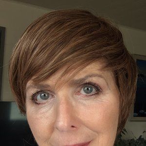 Envy Kris light brown short pixie wig